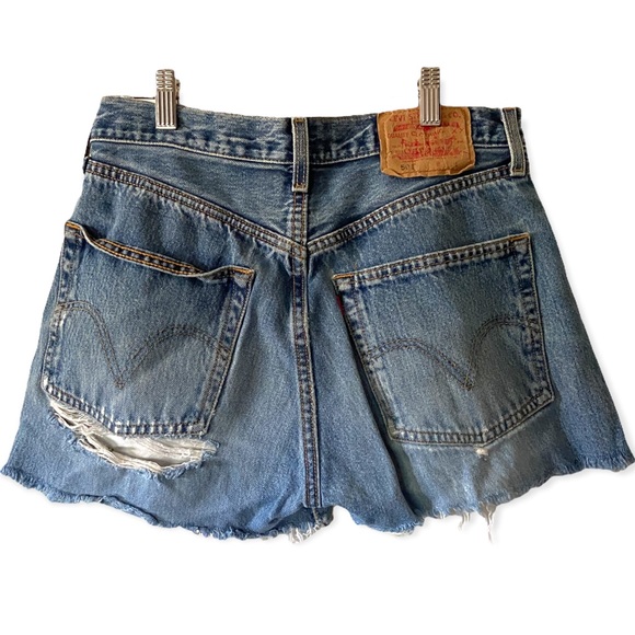 Distressed Levi’s denim shorts - Picture 2 of 3